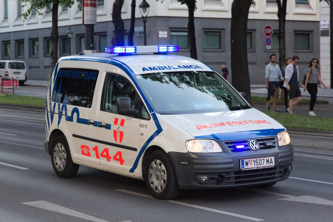 Einsatzfahrzeug des "Fieldsupervisors" (FISU) der Wiener Berufsrettung. Der FISU unterstützt Mannschaften im Einsatz bei besonderen Lagen und ist für die Qualitätssicherung vor Ort zuständig.