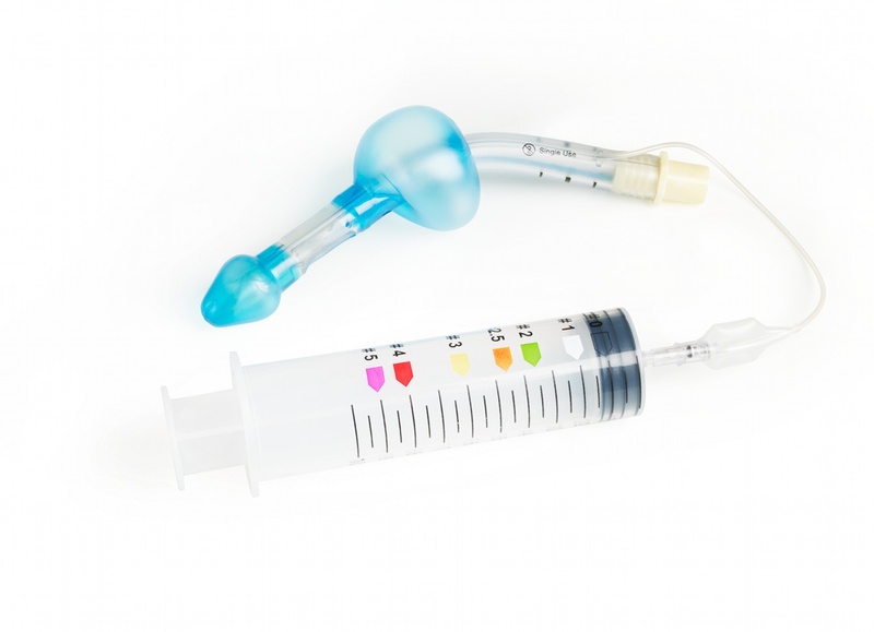 Ein Larynxtubus der ersten Generation mit geblocktem Cuff.