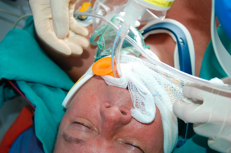 Endgültige Fixierung des Tubus: Bis dahin muss der Tubus manuell fixiert werden!