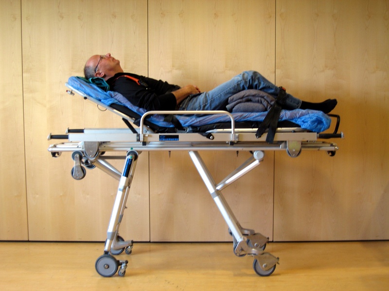 Lagerung zur Entspannung der Bauchdecke