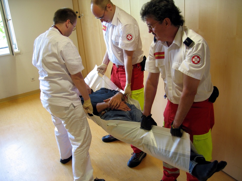 …und auf Kommando gemeinsam anheben